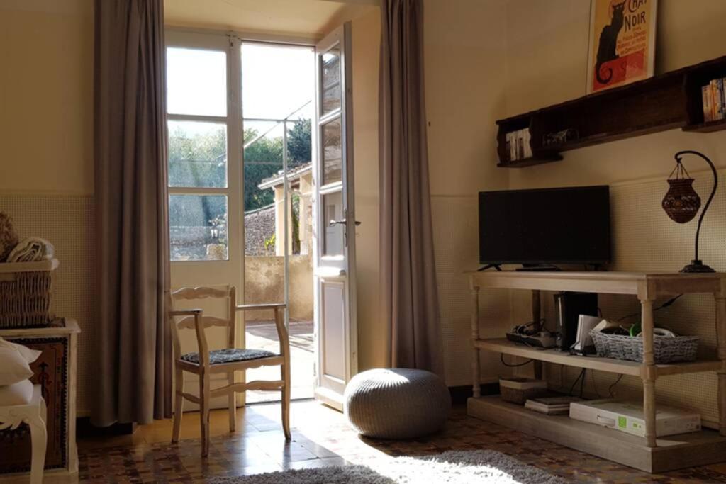 St Jean Du Gard : Spacious Apartment With Use Of Pool แซ็ง-ฌอง-ดู-การ์ ภายนอก รูปภาพ