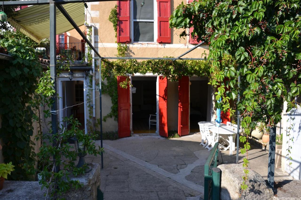 St Jean Du Gard : Spacious Apartment With Use Of Pool แซ็ง-ฌอง-ดู-การ์ ภายนอก รูปภาพ