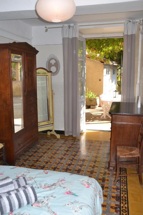 St Jean Du Gard : Spacious Apartment With Use Of Pool แซ็ง-ฌอง-ดู-การ์ ภายนอก รูปภาพ