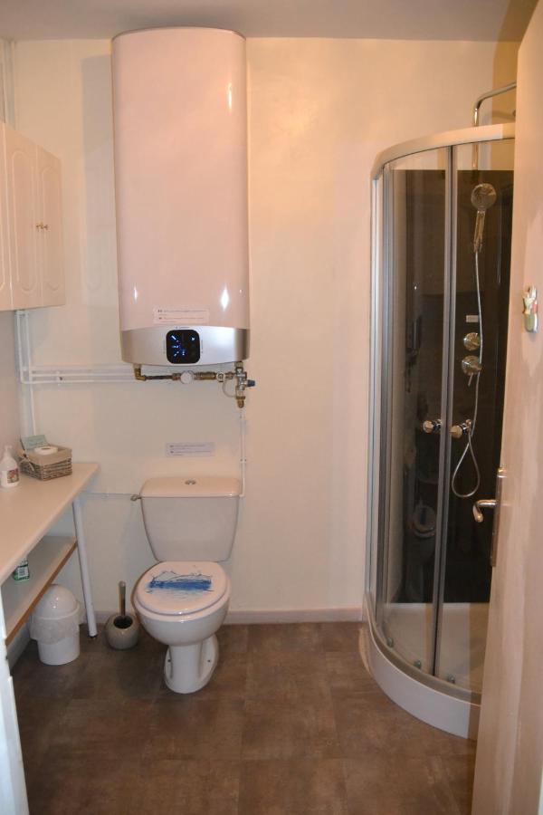 St Jean Du Gard : Spacious Apartment With Use Of Pool แซ็ง-ฌอง-ดู-การ์ ภายนอก รูปภาพ